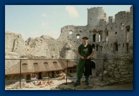 Dirk von Hammerstein im Schloß Ogrodzieniec (Route der Adlernester bei Krakau)